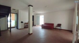 À louer – Maison F4 à usage de local professionnel avec parking à Ankorondrano