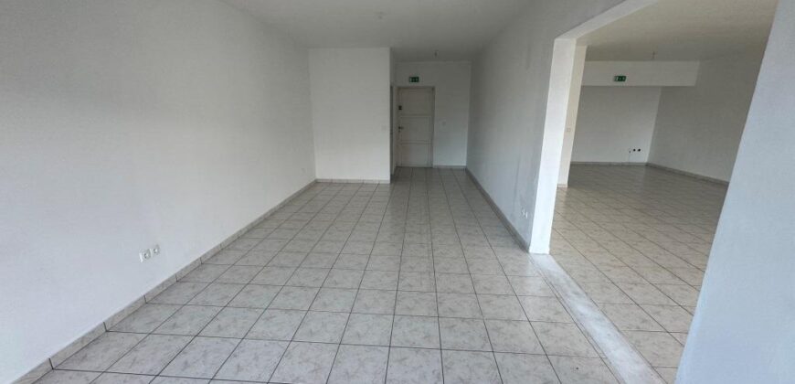 Location d’un local professionnel idéalement situé au Tampon 14e