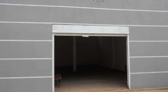 À louer un entrepôt de 100m2 proche des toutes commerces sur By Pass-Tananarive