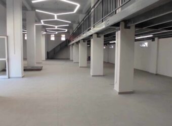 À Louer – Local professionnel de 400 m², dans un site sécurisé à Andraharo Ambodivonikely