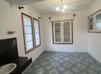 À louer un local professionnel en bord de route à Antsahavola