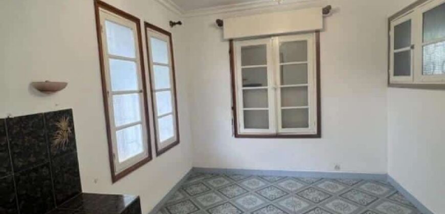 À louer un local professionnel en bord de route à Antsahavola