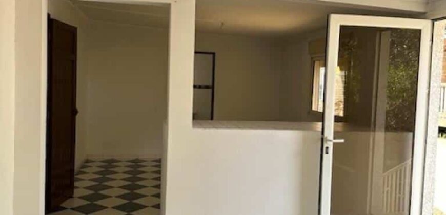 Location d’un local professionnel de 160 m2 situe dans une enceinte sécurisée à Saline Les Hauts