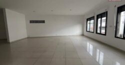 Location d’un local commercial d’environ 100m2 en bord de route à Mahamasina