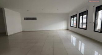 Location d’un local commercial d’environ 100m2 en bord de route à Mahamasina