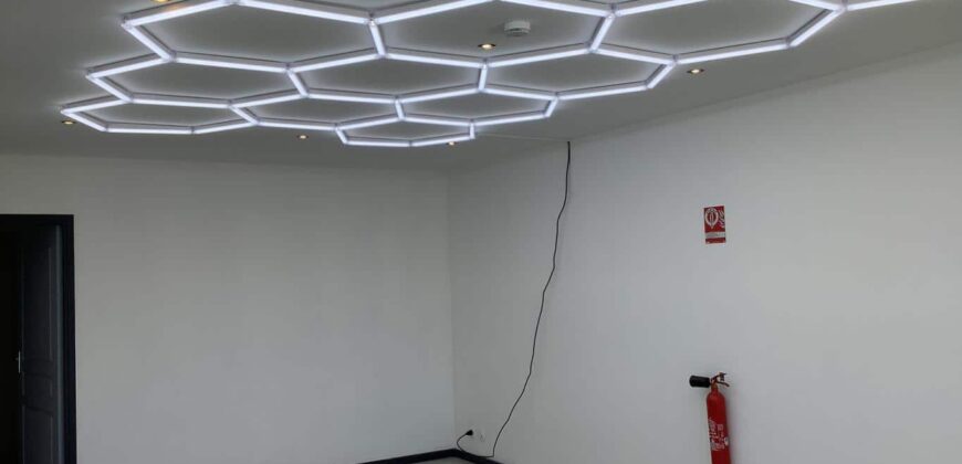 À louer un beau local situé à l’entrée de la Rivière Saint-Louis