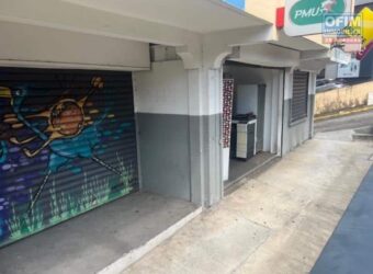 À louer un local commercial de 79 m2 situé en plein centre-ville des Avirons