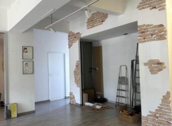 À louer un local commercial de 63m2 n plein centre ville de Saint Pierre