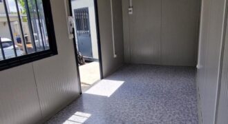 À louer local commercial type Algeco de 15 m² parfait pour une activité administrative à Sainte Marie