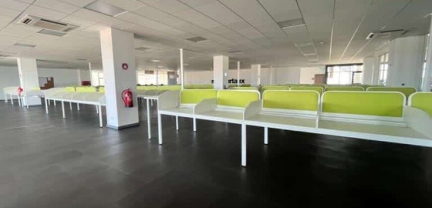 À louer : 4 bureaux professionnels de 1 000 m² chacun sur 4 niveaux à Alarobia