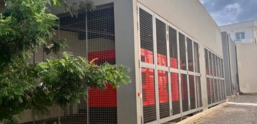 À louer : 4 bureaux professionnels de 1 000 m² chacun sur 4 niveaux à Alarobia