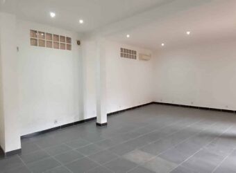 À louer des locaux commerciaux avec parking proche des commerces d’Ankorondrano