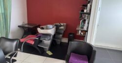 A louer local professionnel équipé pour salon de coiffure d’environ 31 m² au Tampon la Pointe
