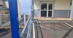 À louer un local commercial de 110m2 dans le secteur Grande Montée à Sainte Marie