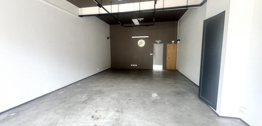 À louer un local commercial de 74m2 idéalement situé à Rivière Noire