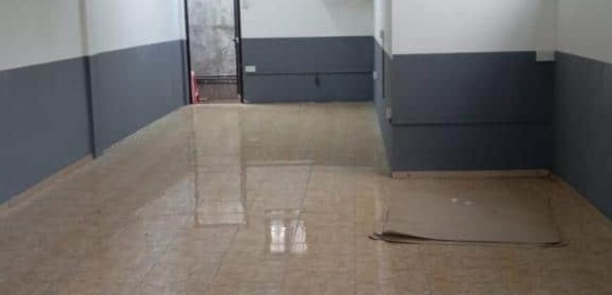 À louer un local commercial de 78m2 offrant bonne visibilité à Triolet