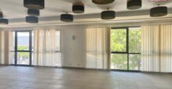 À louer un local professionnel de 900m2 avec parking à Alarobia