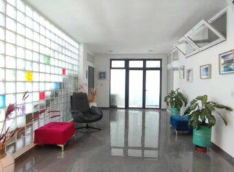 À louer un local professionnel de 100m2 proche des commerces à Tsimbazaza