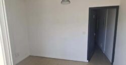 À louer un local commercial de 33m2 dans le secteur de Grande Montée à Sainte Marie