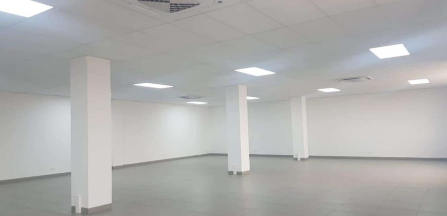 À louer un local professionnel de 230m2  au 3ème étage d’un immeuble à Ankorondrano