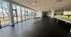 Bureaux 3 000 m² avec parking à louer sur 3 niveaux – Alarobia