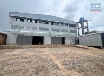 À louer deux entrepôts neufs de 1 040 m² chacun à Talatamaty Tananarive