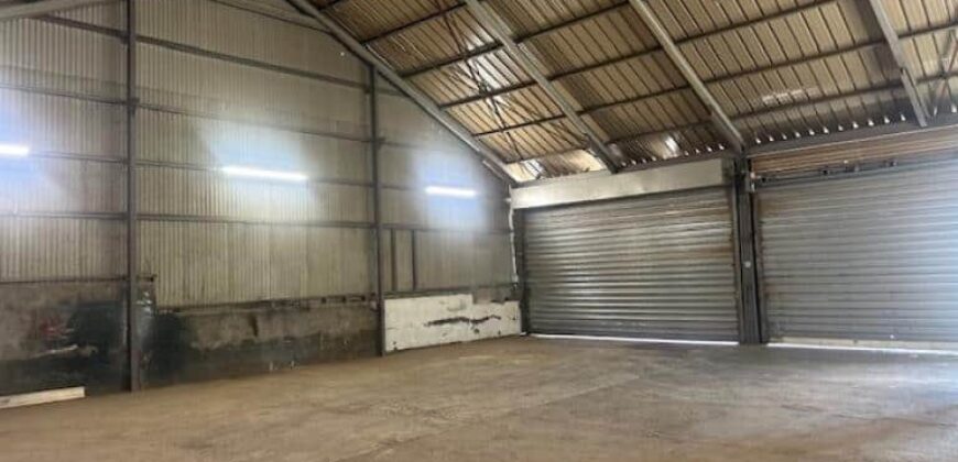 À louer local de stockage 120 m² avec grand parking situé à Saint-Pierre île de la Réunion