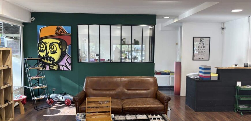 À vendre un local commercial de 71m2 avec parking en plein centre de Saint Leu Réunion