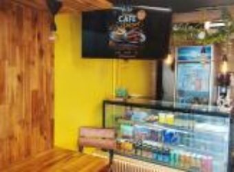 En vente le snack café Lîlo Café d’environ 40 m2 situé en centre-ville de Saint-Louis Réunion