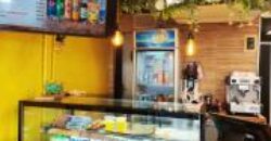 En vente le snack café Lîlo Café d’environ 40 m2 situé en centre-ville de Saint-Louis Réunion