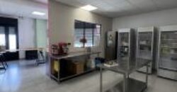 Location d’un joli local commercial de 43.50 m2 situé sur un axe passant à Saint Louis Réunion