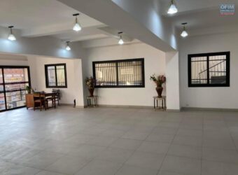 À louer un local commercial de 125m2 proche des commerces à Behoririka Tananarive