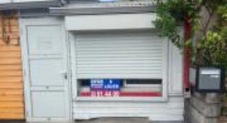 À louer petit local commercial de 22 m2 situé en centre-ville de l’Étang-Salé les Hauts Réunion