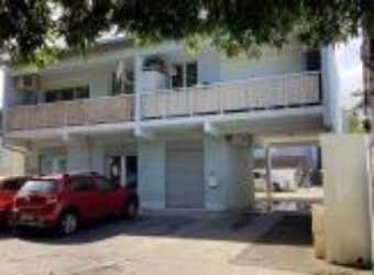 À louer un local professionnel idéalement situé proche du centre-ville à la Ravine des Cabris Réunion