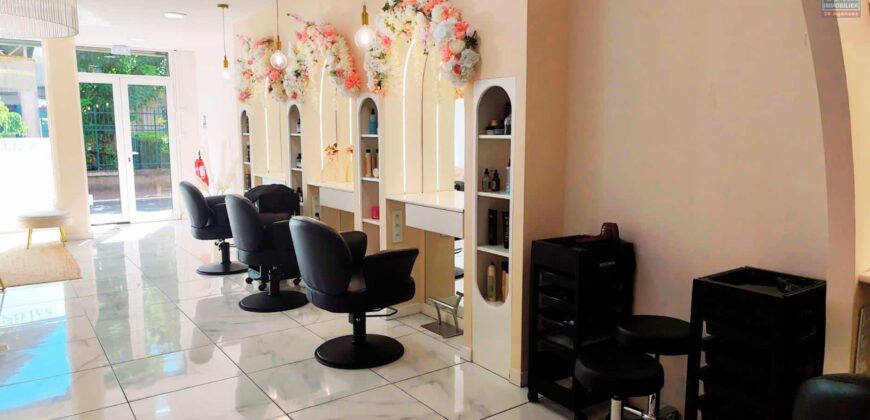 En vente le fonds de commerce du salon de coiffure Amélie Rose situé en plein centre-ville de Saint-Paul Réunion