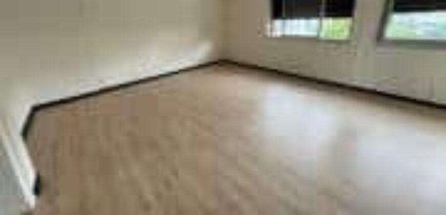 À louer un local professionnel ou commercial d’environ 66 m2 situé en plein centre-ville du Tampon