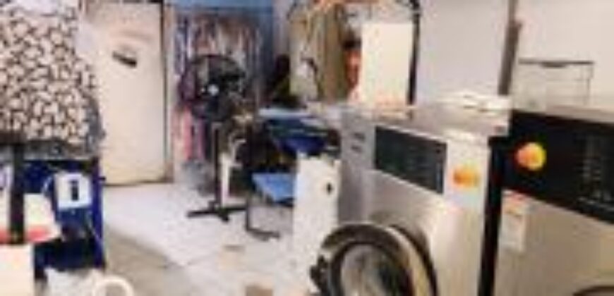 En vente un fonds de commerce de pressing et laverie situé à Saint-Gilles-les-Bains Réunion