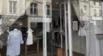À vendre un fonds de commerce franchisé situé sur la Route Royale à Trou aux Biches Maurice