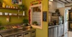 À vendre fonds de commerce Aux P’Tits Farcis situé au centre-ville de Saint-Pierre Réunion