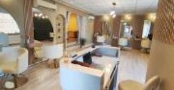 À vendre salon de coiffure & esthétique Amelie Rose situé au cœur de Saint-Pierre Réunion