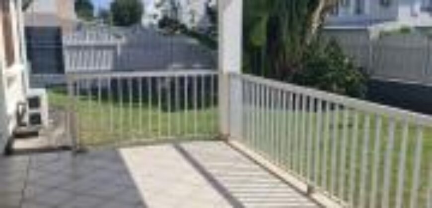 À louer local professionnelle de 130 m² idéale pour bureaux ou activité libérale à Sainte-Marie Réunion